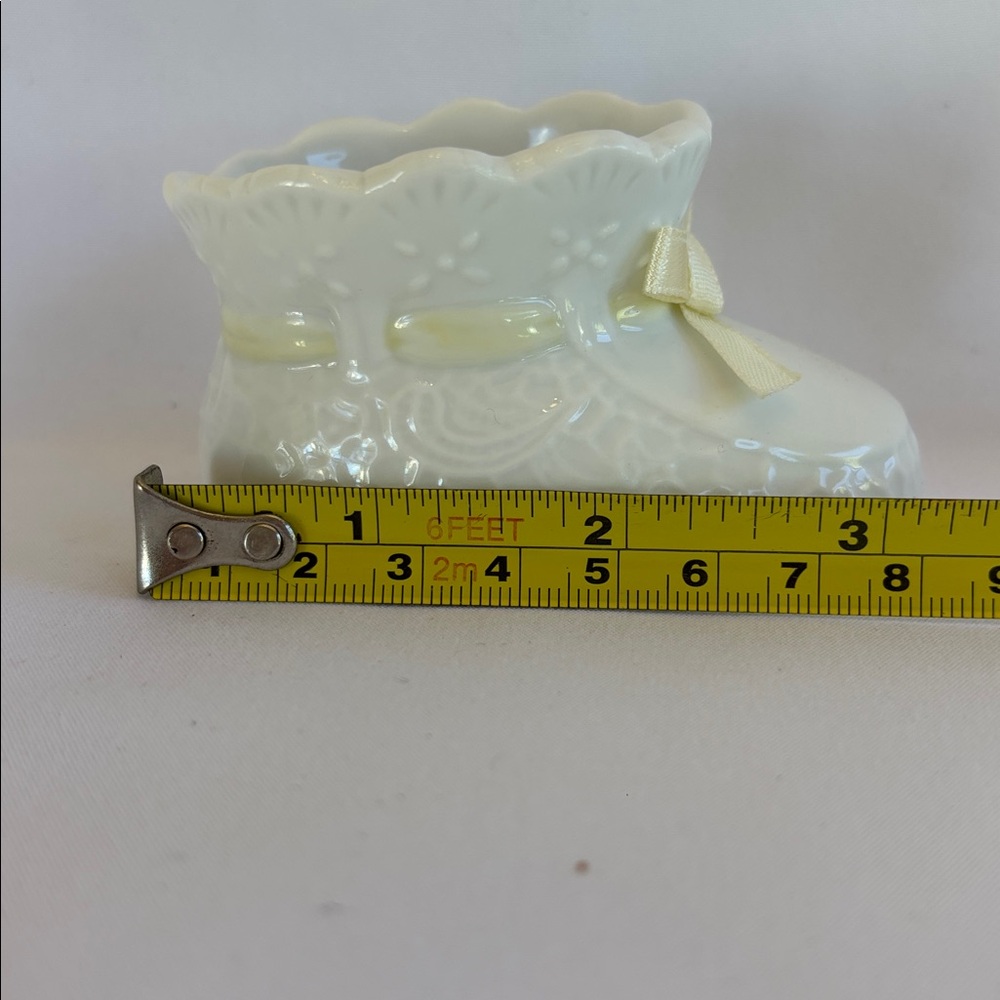 Vintage 2001 Baby Adorable White With Yellow Bow Bootie Porcelain Favor - Picture 8 of 11